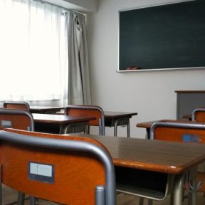 黒板と教室